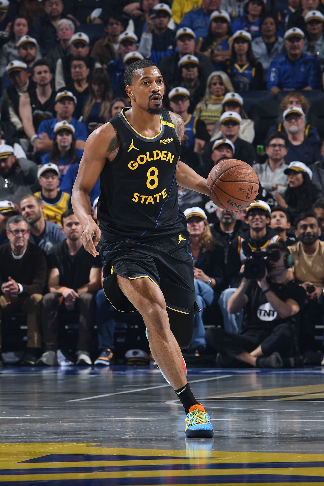 乐鱼体育官方网站-队记:湖人有意惠特摩尔&后者想寻求更大角色 梅尔顿也是好选择