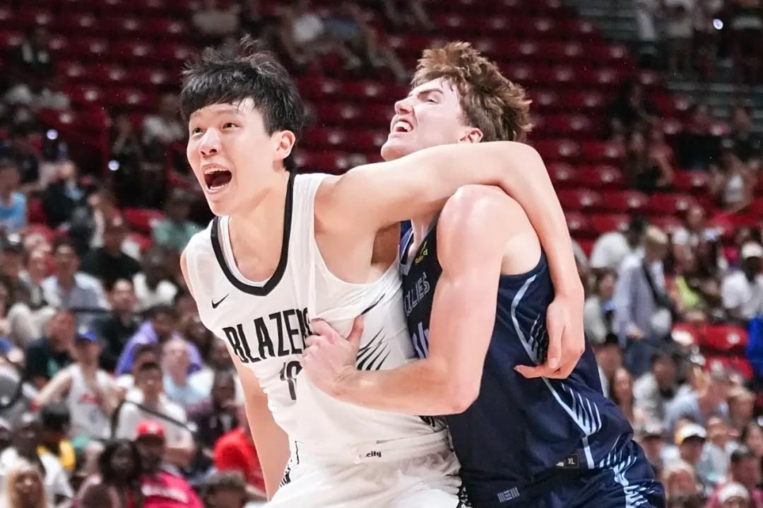 乐鱼网站-国内裁判吹罚夏季联赛!另类中国德比?杨瀚森背靠背,暴力隔扣