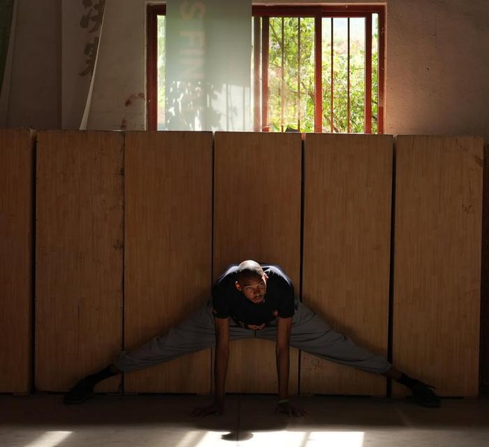 文班亚马晒少林寺之旅照,天安门留影获289万点赞