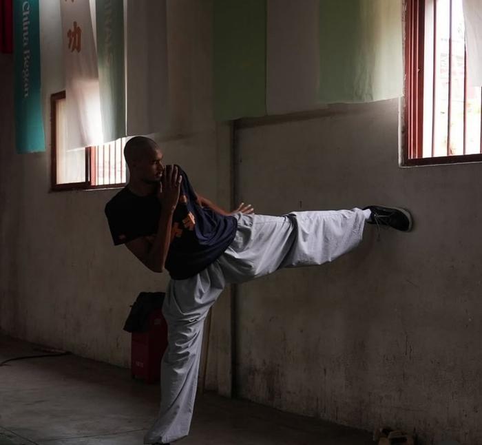 文班亚马晒少林寺之旅照,天安门留影获289万点赞