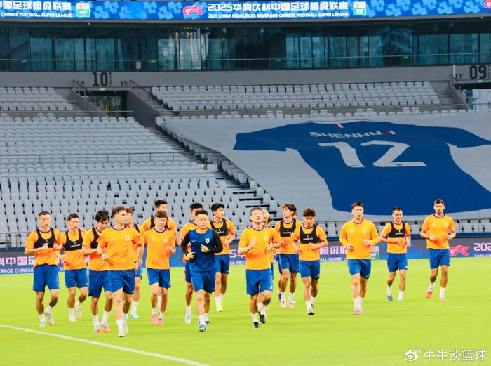 直击泰山队22人训练，主力缺席已成定局，韩鹏相信球员的能力