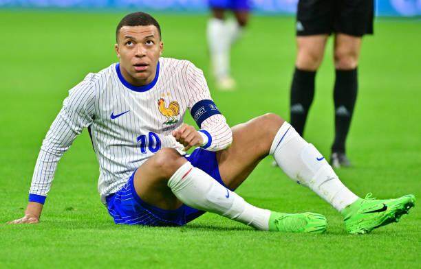 乐鱼体育下载-法国遭遇黑色3月，有些事比姆巴佩不进球更可怕…