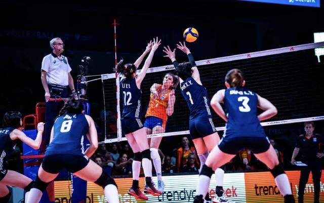 乐鱼体育官方网站-女排新阵容亮相喜忧参半 王媛媛龚翔宇进步最明显