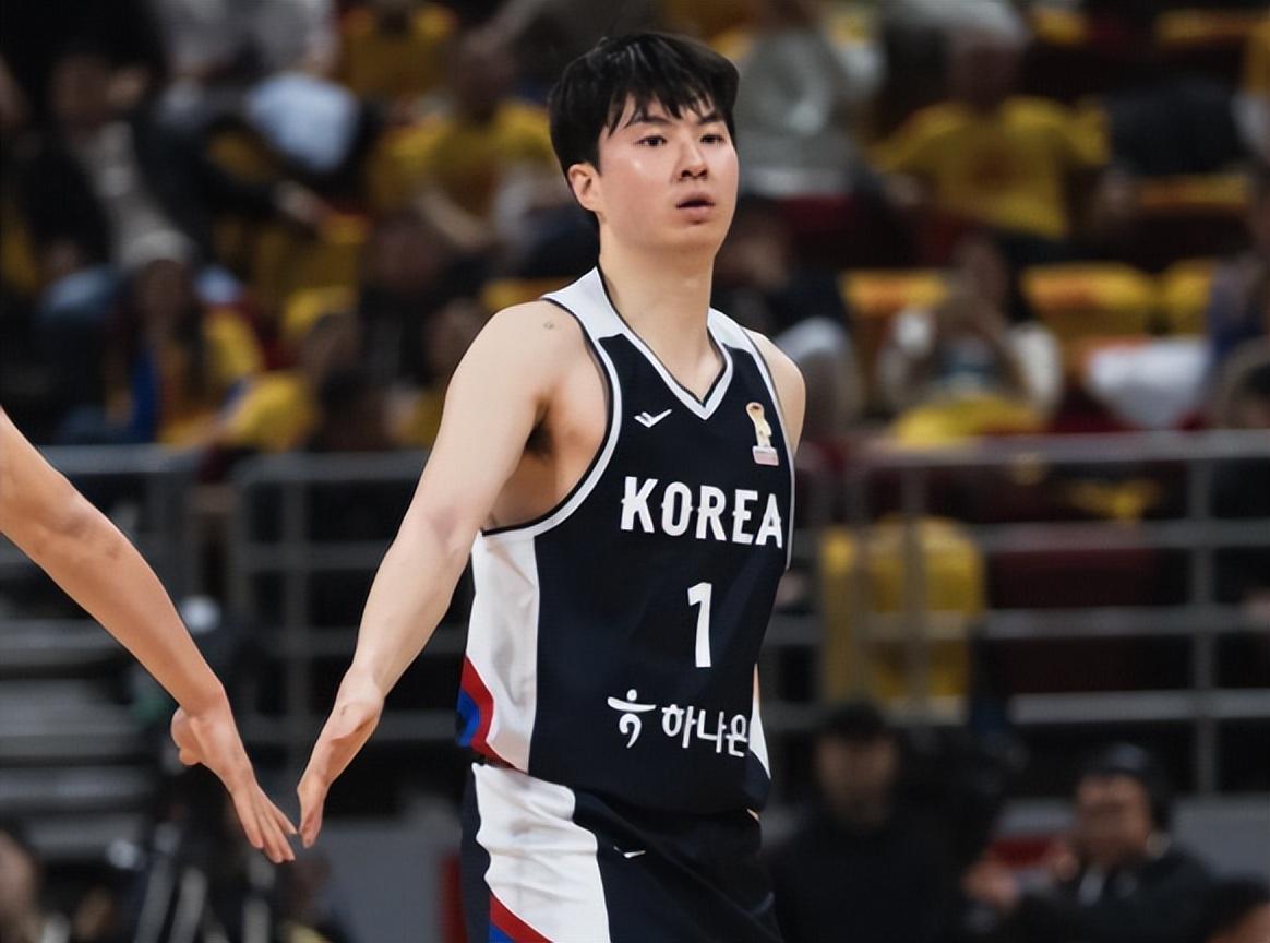 乐鱼体育下载-世预赛迎来关键转折！中国男篮连获三个好消息，赢球直接升至第二