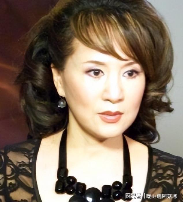 乐鱼体育官方网站-原来早已不是中国籍，被老外“玩腻”后回国，郑绪岚现状令人唏嘘