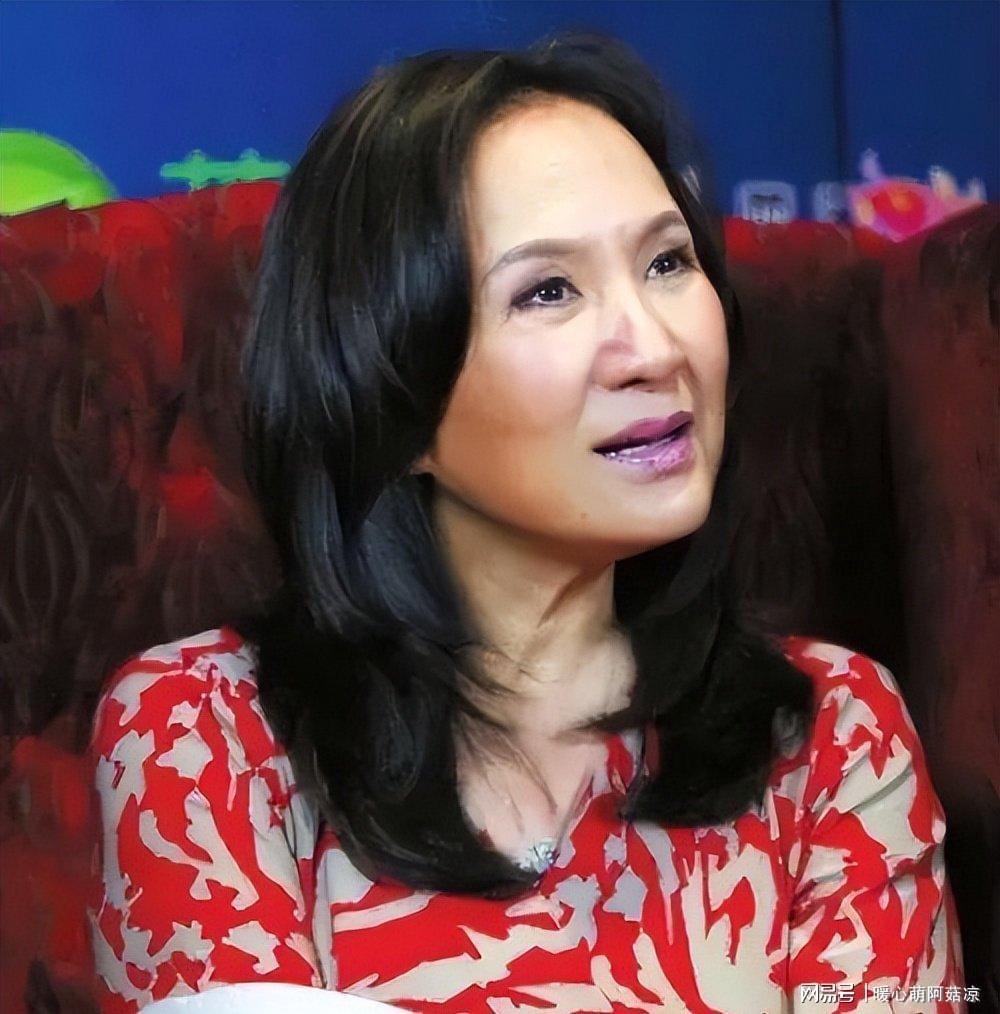 乐鱼体育官方网站-原来早已不是中国籍，被老外“玩腻”后回国，郑绪岚现状令人唏嘘