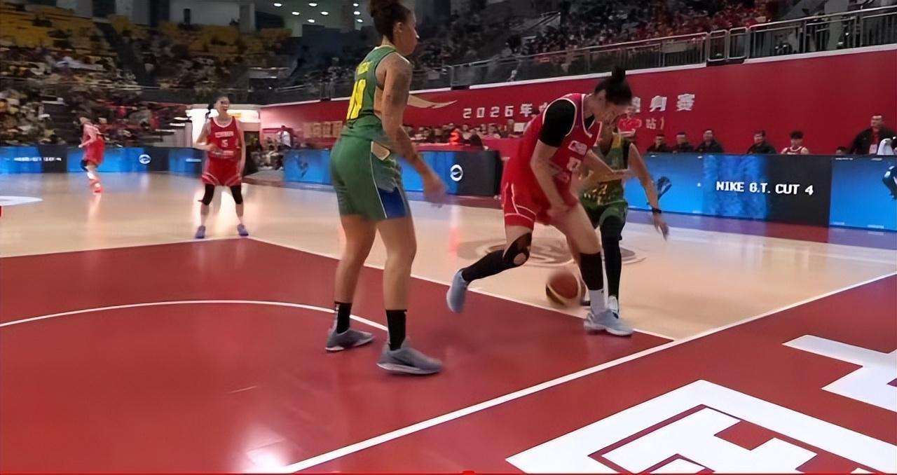 乐鱼网站-赢球还被骂？我们错怪宫鲁鸣了！这场球有价值，但女篮确实在啃老