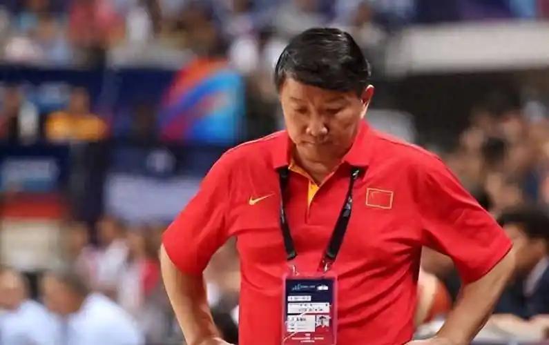 乐鱼网站-赢球还被骂？我们错怪宫鲁鸣了！这场球有价值，但女篮确实在啃老