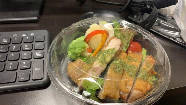 乐鱼体育下载-【前方手记】隔离生活单调乏味 疫情形势令人担忧