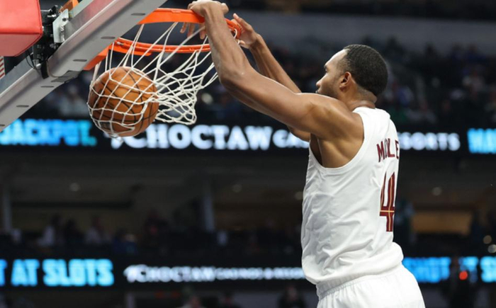 乐鱼网站-NBA交易果然最成功，一个超级助攻王，带动全队集体爆发|詹姆斯·哈登|阿伦|骑士|斯特鲁斯|莫布里_新浪体育_新浪新闻